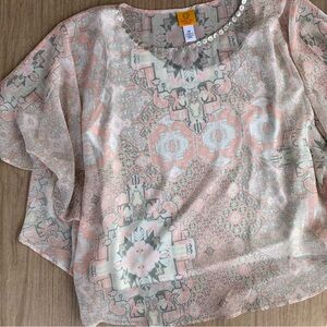 Woman’s poncho blouse geometric pattern pale rose Pink shell buttons 2XL NWT